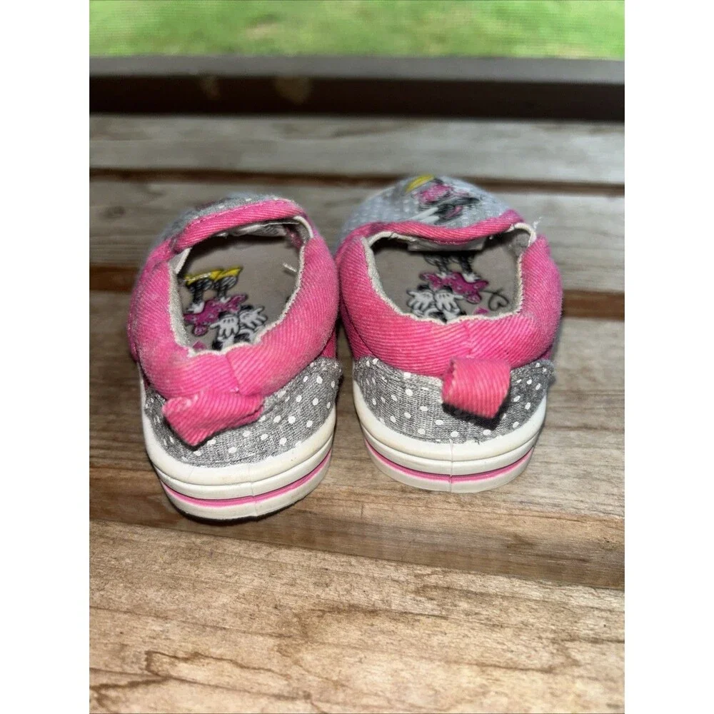 Disney Baby Toddler Size 3 Slip-on Shoes Minnie & Mickey Kissing